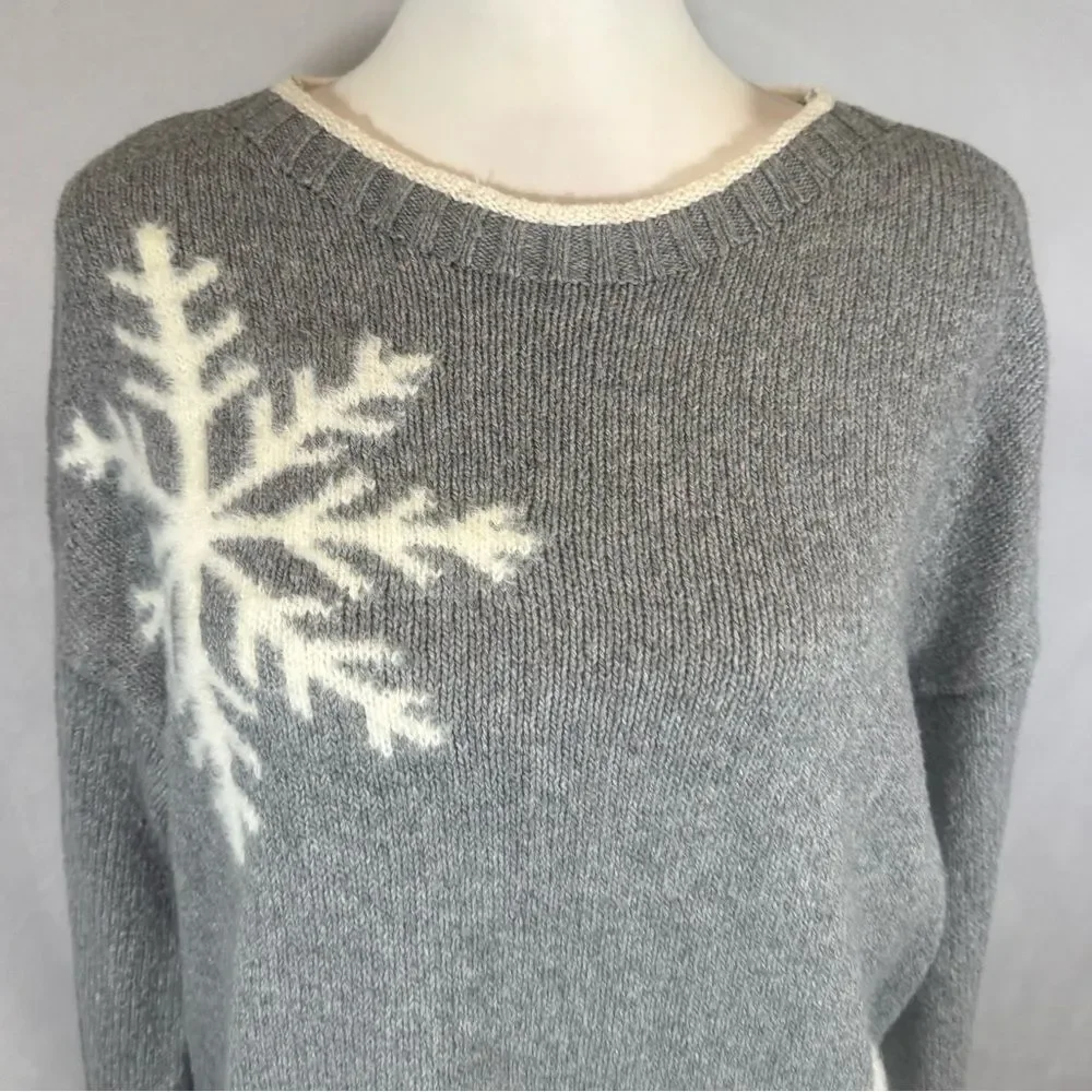 J.Jill gray and white snowflake pattern sweater size medium - Picture 6 of 10